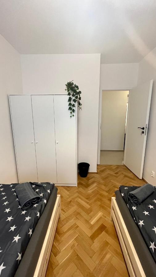 Warszawa Krucza Pokoje Buitenkant foto