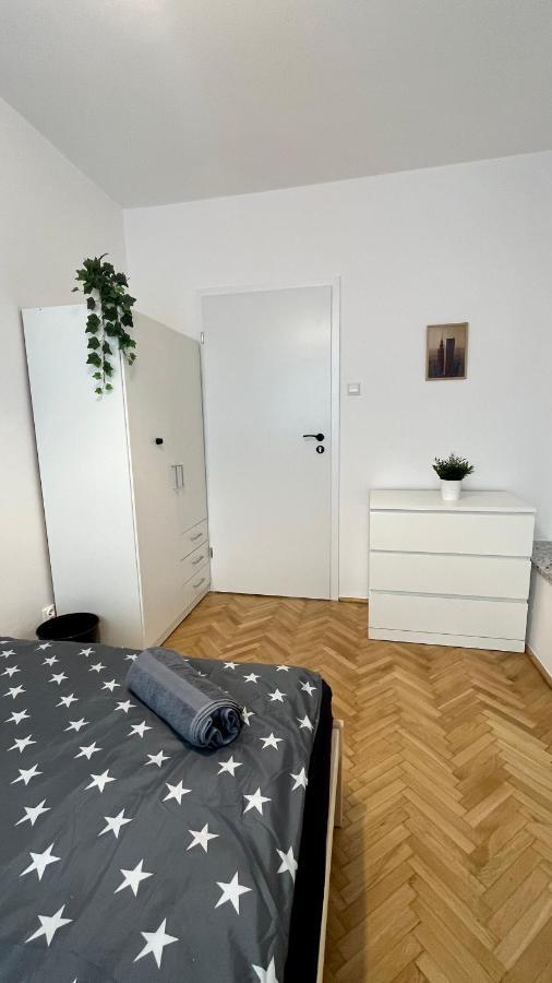 Warszawa Krucza Pokoje Buitenkant foto
